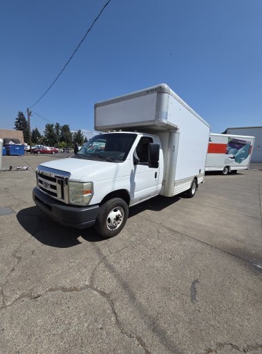 Used 2009 14 ' Box Truck for sale