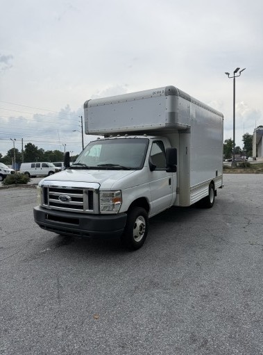 Used 2009 14 ' Box Truck for sale