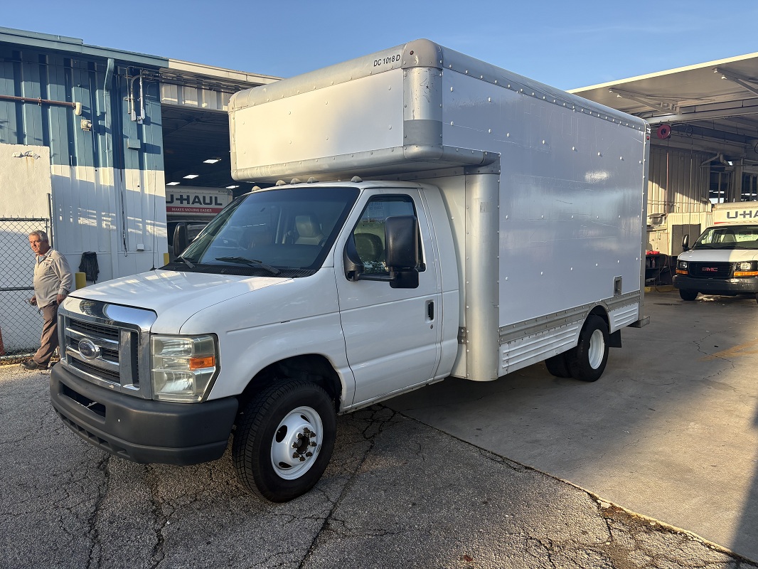 Used 2009 14 ' Box Truck for sale