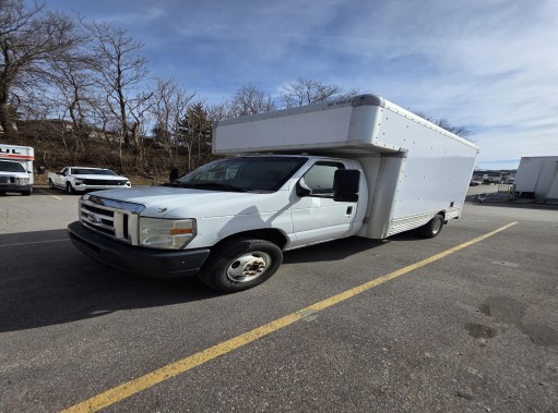 Used 2009 14 ' Box Truck for sale
