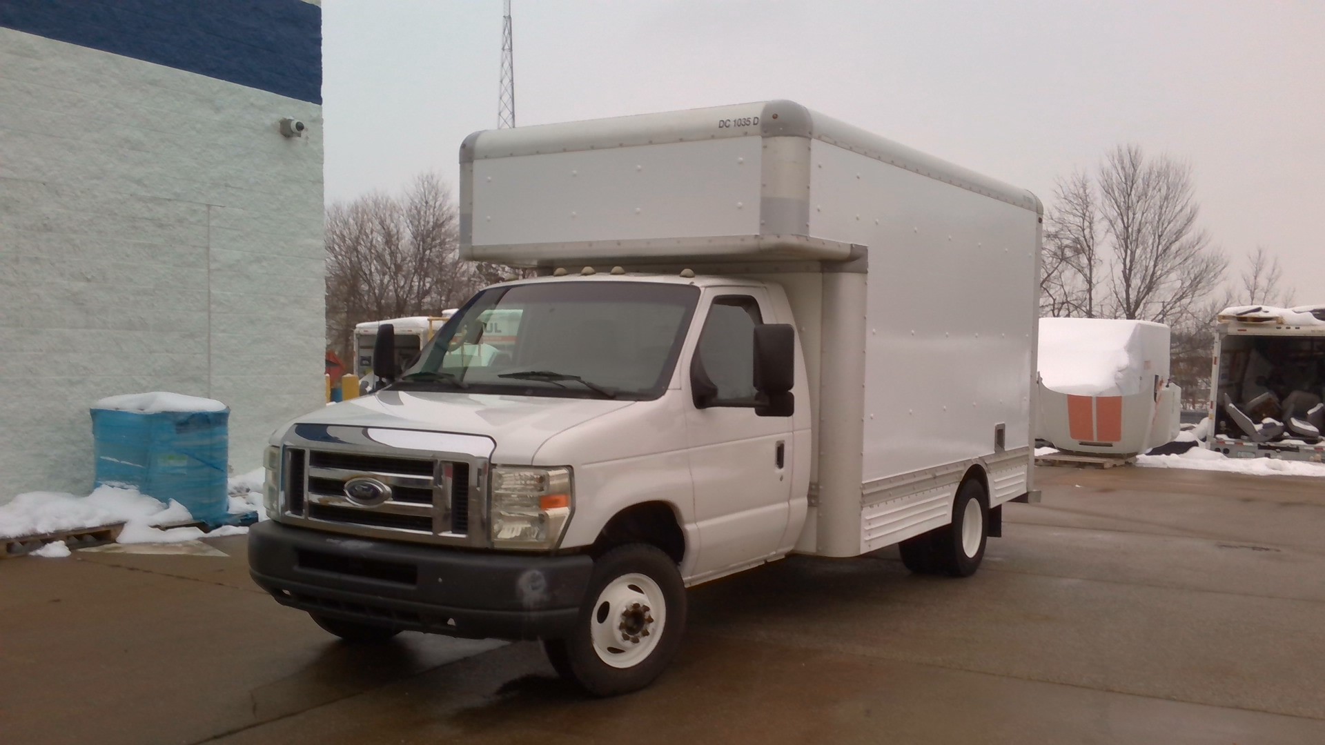 Used 2009 14 ' Box Truck for sale
