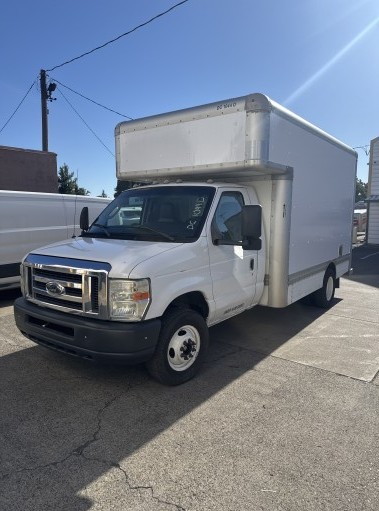 Used 2009 14 ' Box Truck for sale