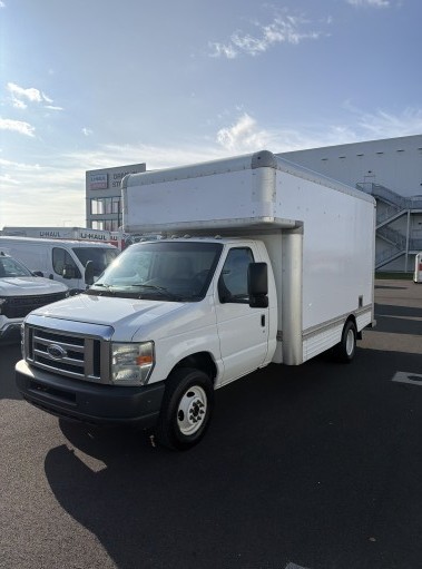 Used 2009 14 ' Box Truck for sale