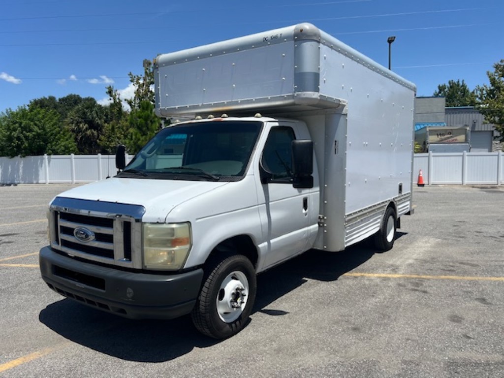 Used 2008 14 ' Box Truck for sale