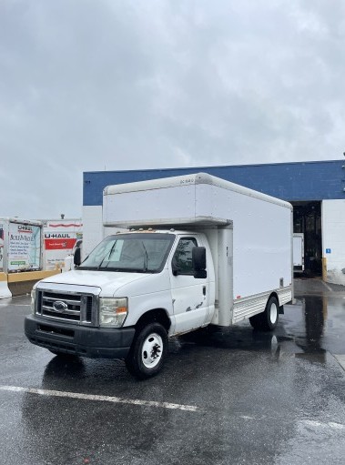 Used 2009 14 ' Box Truck for sale