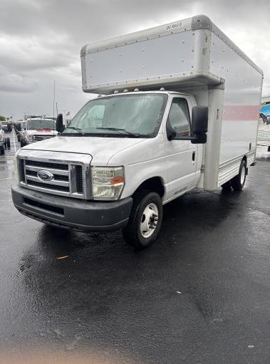 Used 2009 14 ' Box Truck for sale