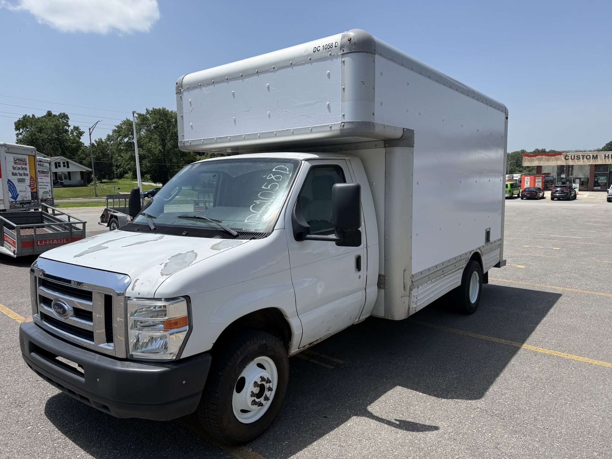 Used 2009 14 ' Box Truck for sale