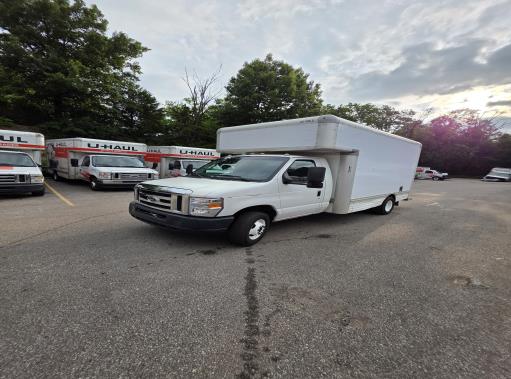 Used 2009 14 ' Box Truck for sale