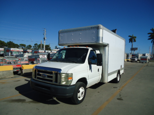 Used 2009 14 ' Box Truck for sale