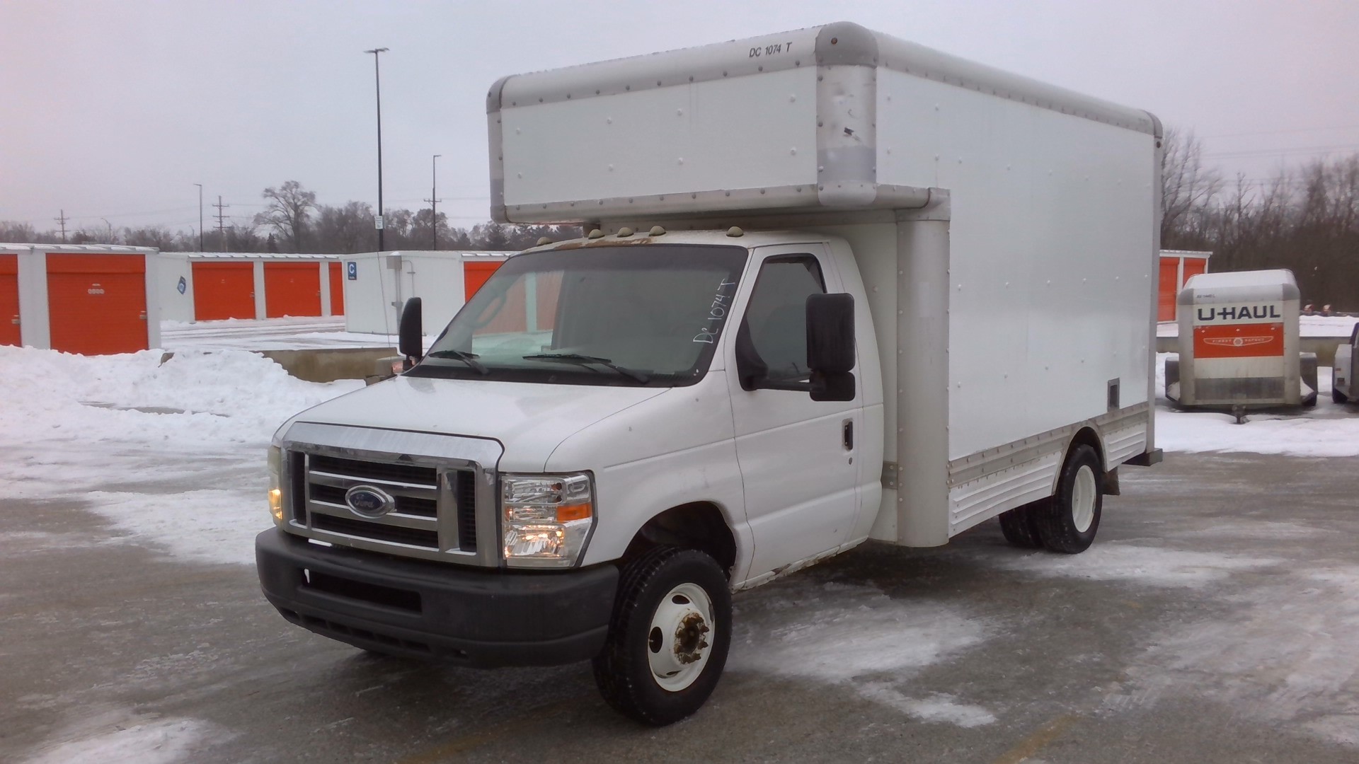 Camion usagé avec fourgon 2008 14 pi à vendre