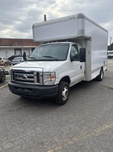 Used 2010 14 ' Box Truck for sale