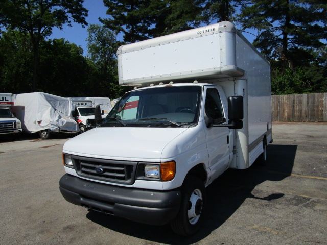Used 2007 14 ' Box Truck for sale