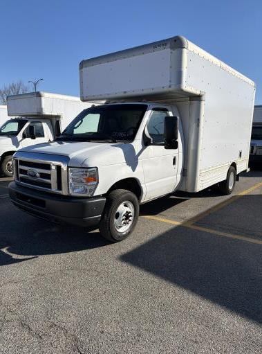 Used 2009 14 ' Box Truck for sale
