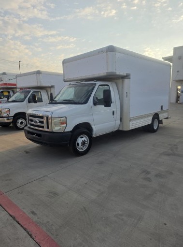 Used 2009 14 ' Box Truck for sale