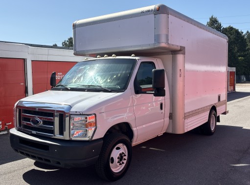 Used 2009 14 ' Box Truck for sale