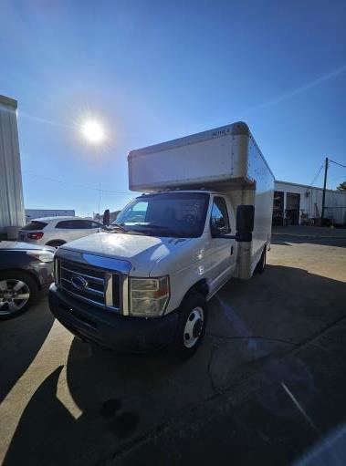 Used 2009 14 ' Box Truck for sale