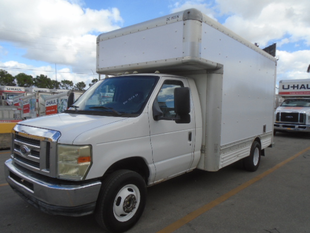 Used 2010 14 ' Box Truck for sale