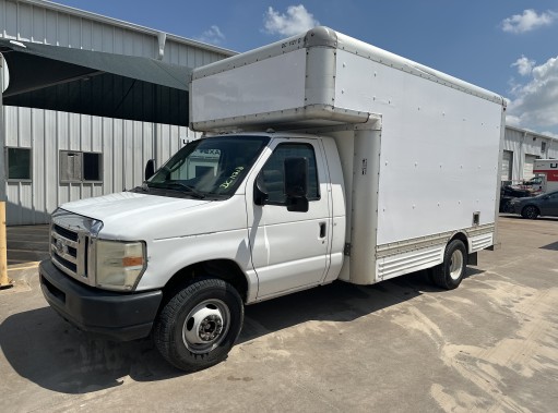 Used 2009 14 ' Box Truck for sale