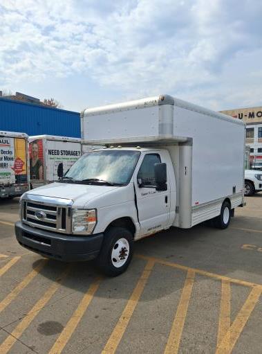 Camión con caja de 201014 ft usado a la venta