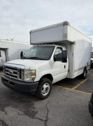 Used 2009 14 ' Box Truck for sale