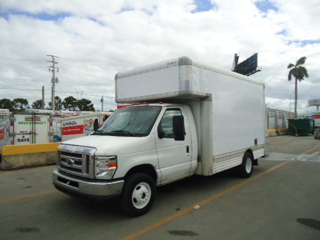 Used 2009 14 ' Box Truck for sale