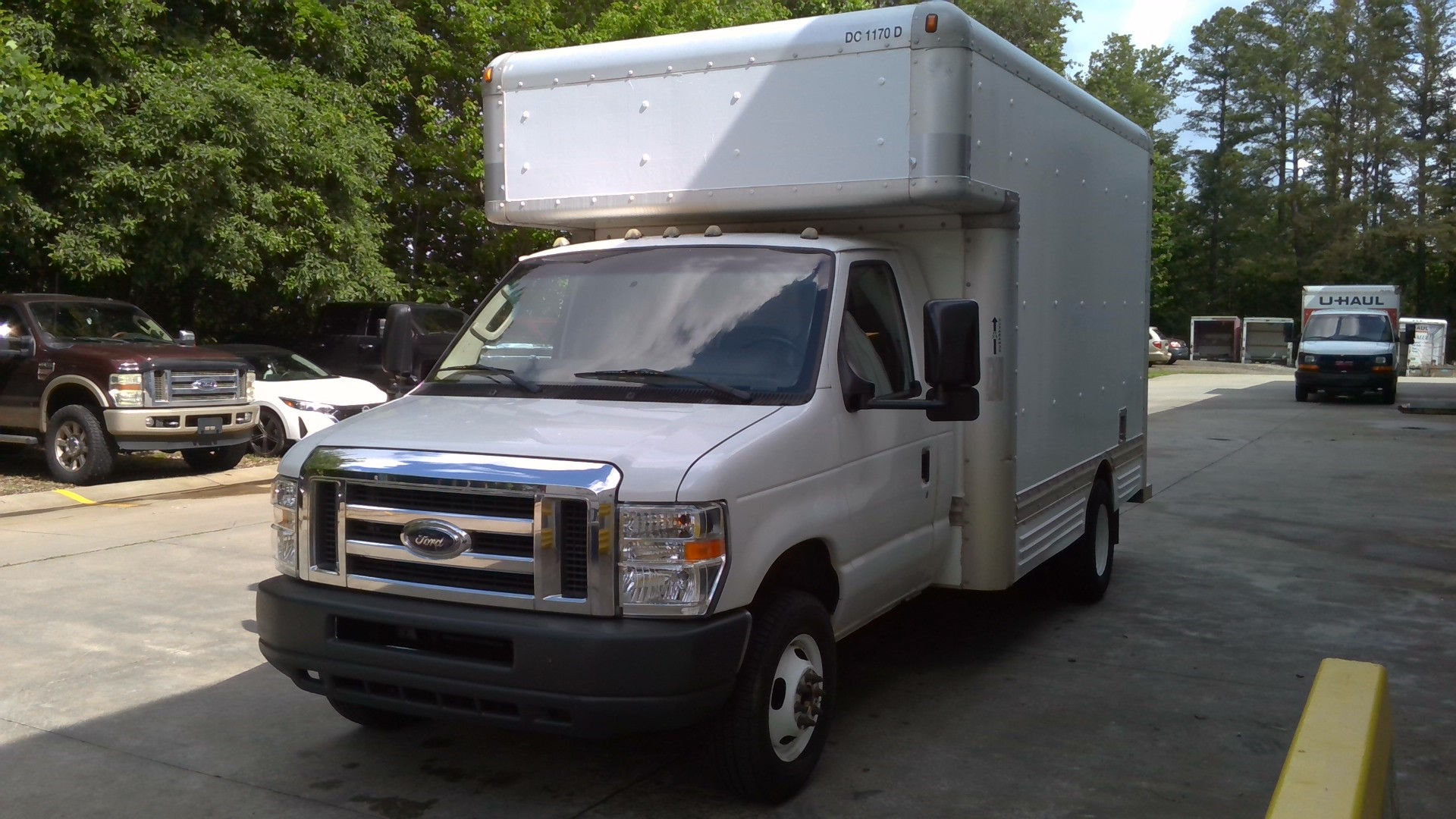 Used 2009 14 ' Box Truck for sale