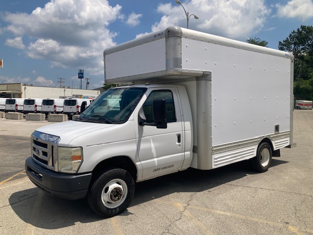 Used 2009 14 ' Box Truck for sale