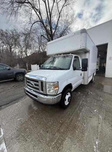 Used 2009 14 ' Box Truck for sale