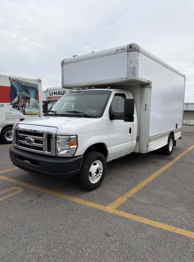 Used 2009 14 ' Box Truck for sale
