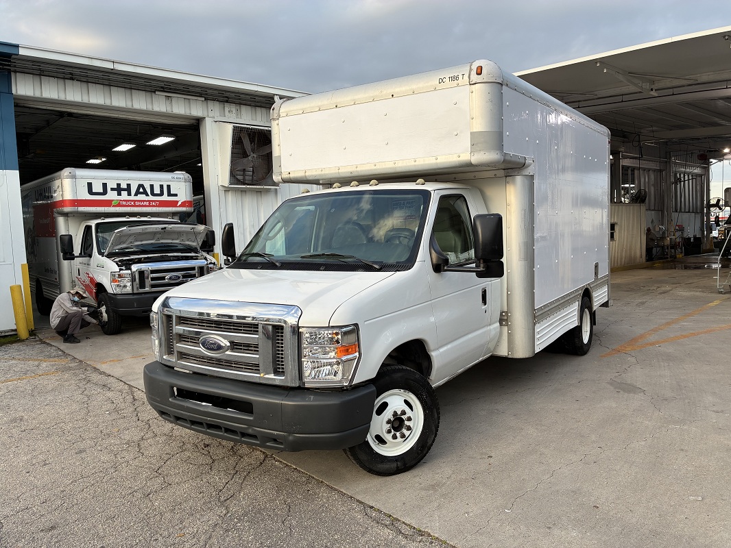 Used 2008 14 ' Box Truck for sale