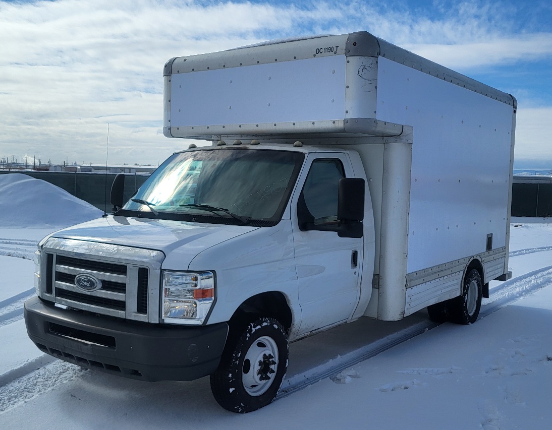 Camion usagé avec fourgon 2008 14 pi à vendre