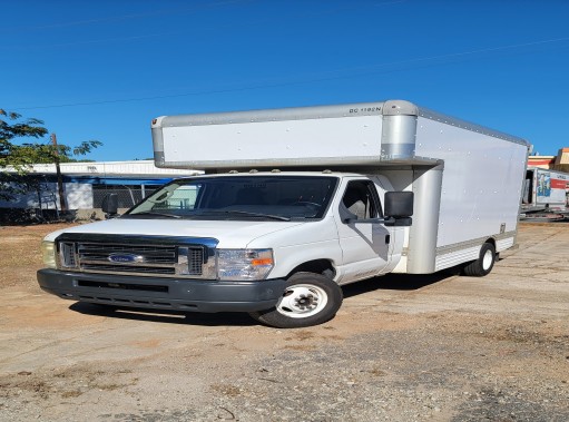 Used 2010 14 ' Box Truck for sale