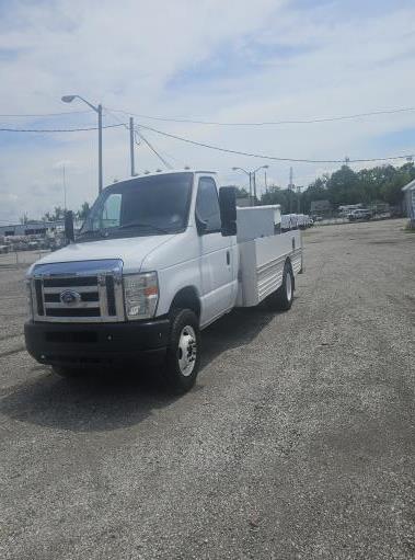 Used 2012 14 ' Cab and Chassis for sale