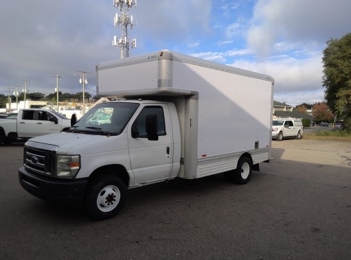 Used 2009 14 ' Box Truck for sale