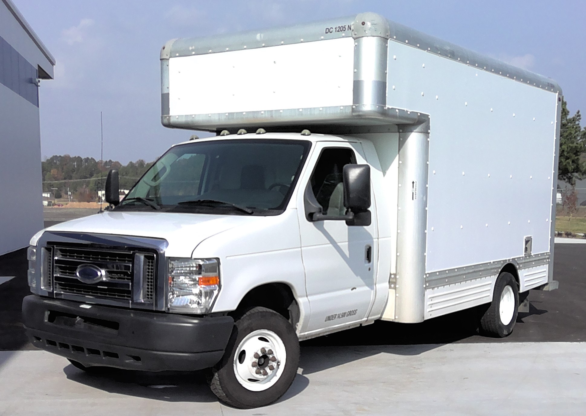Used 2010 14 ' Box Truck for sale