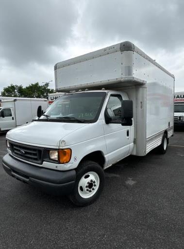 Used 2007 14 ' Box Truck for sale