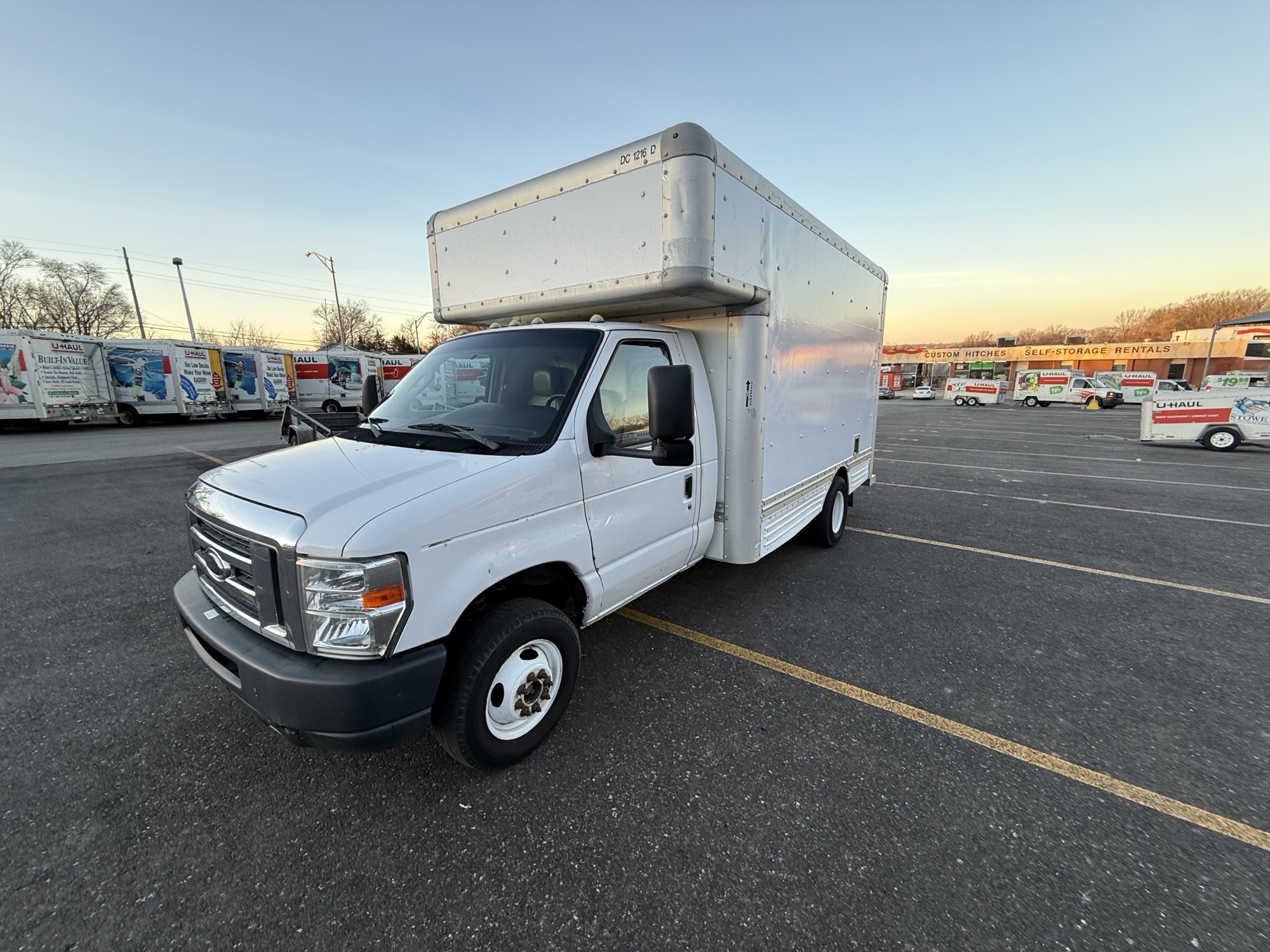 Used 2009 14 ' Box Truck for sale