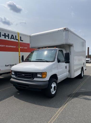 Used 2007 14 ' Box Truck for sale