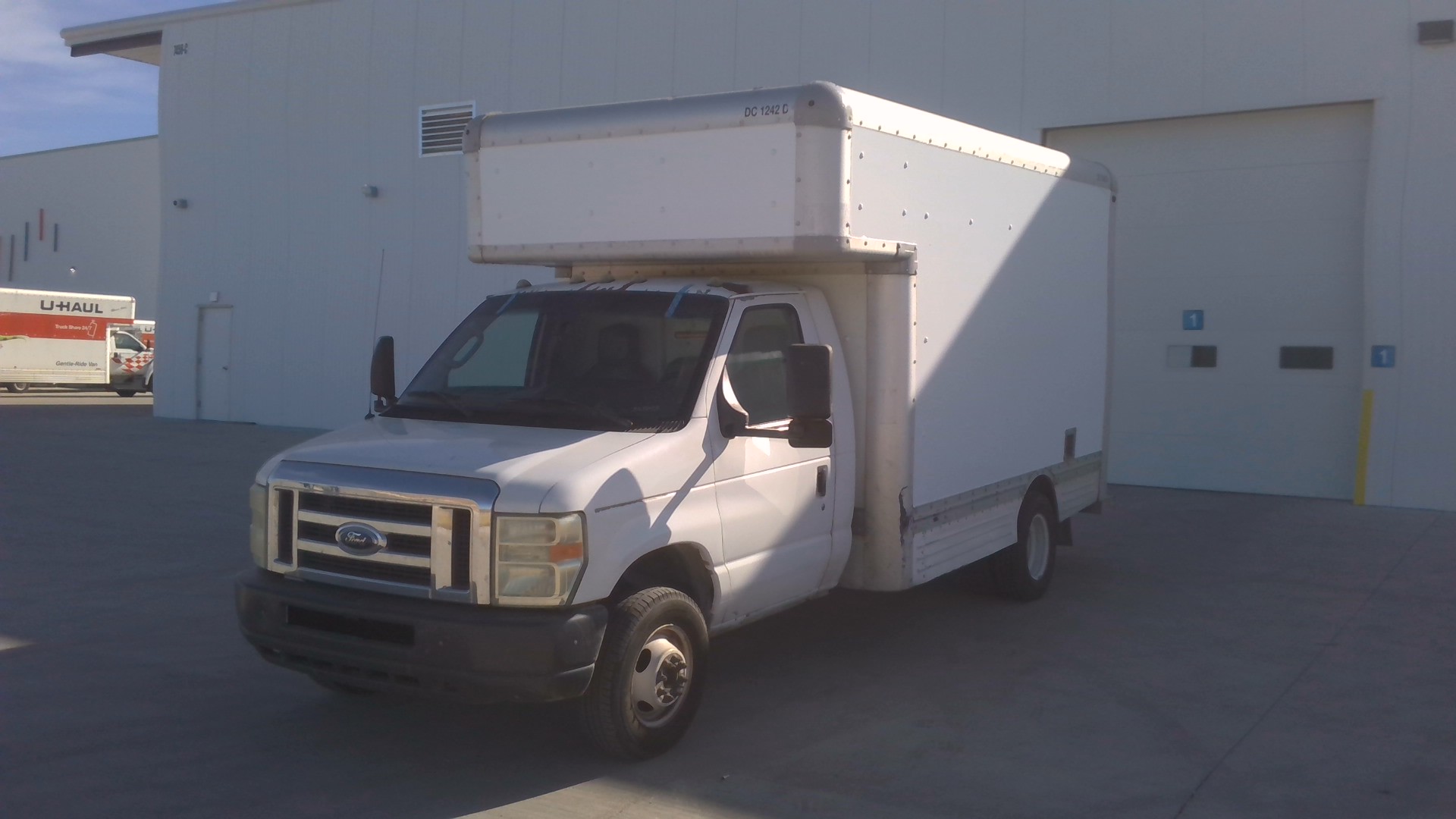 Used 2009 14 ' Box Truck for sale