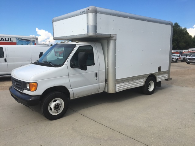 Used 2007 14 ' Box Truck for sale