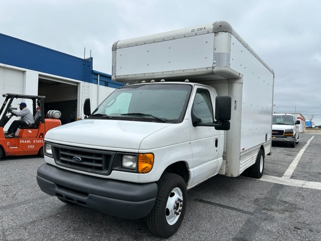 Used 2007 14 ' Box Truck for sale