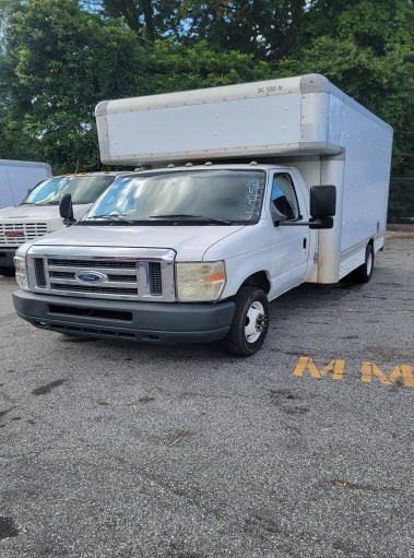 Camión con caja de 201014 ft usado a la venta