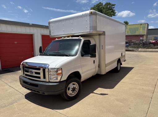 Used 2009 14 ' Box Truck for sale