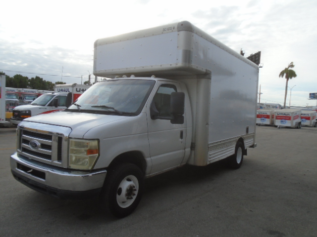 Used 2009 14 ' Box Truck for sale