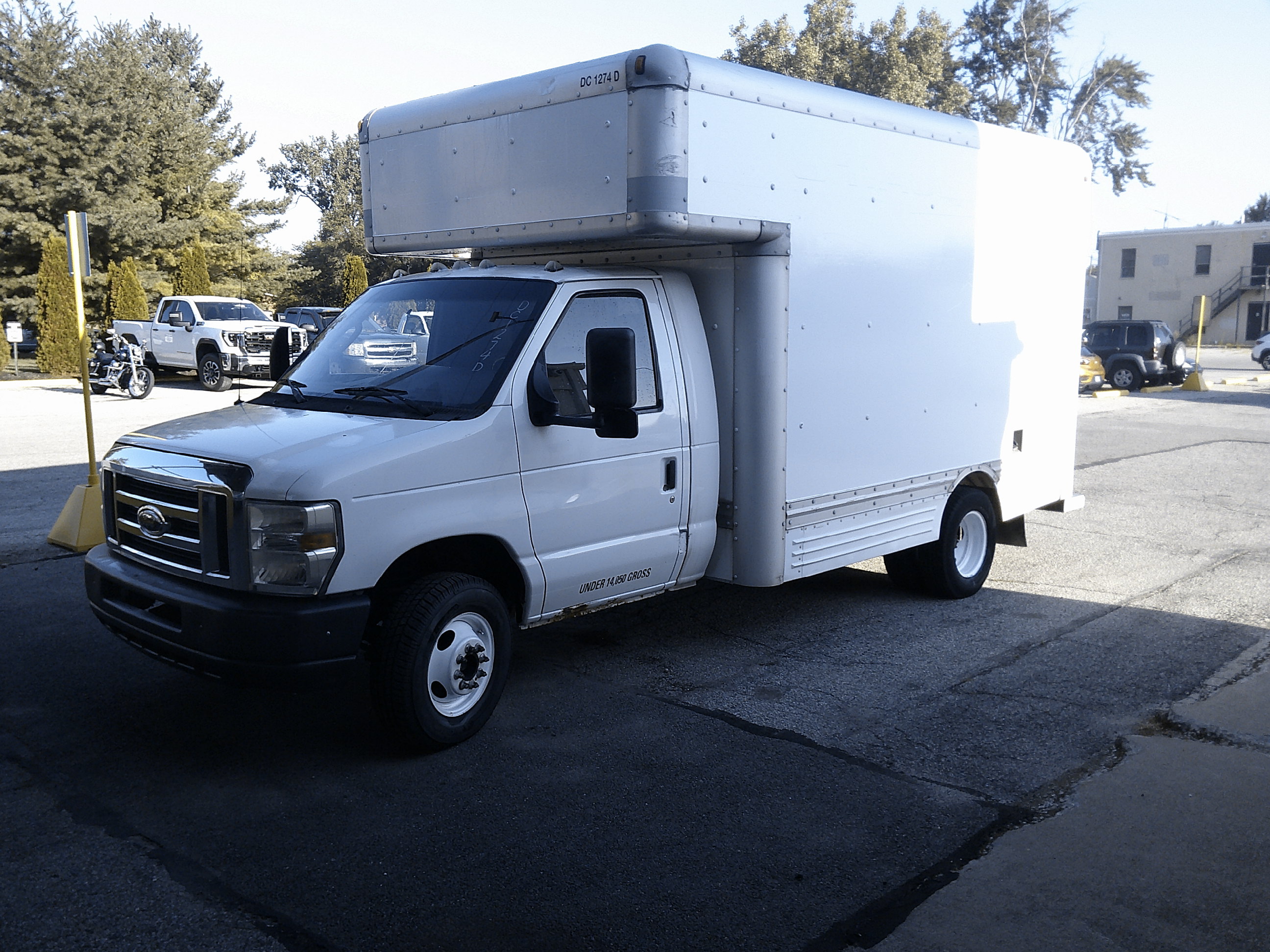 Used 2009 14 ' Box Truck for sale