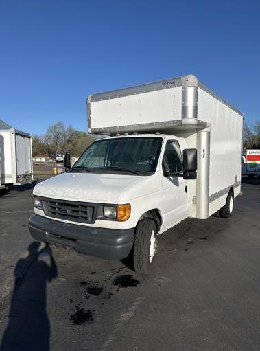 Used 2007 14 ' Box Truck for sale