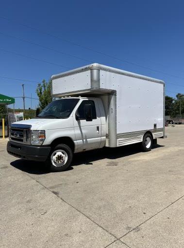 Used 2009 14 ' Box Truck for sale