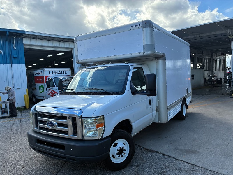 Used 2009 14 ' Box Truck for sale