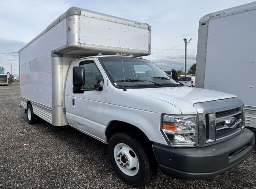 Used 2009 14 ' Box Truck for sale
