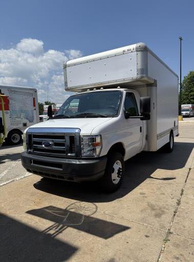 Used 2009 14 ' Box Truck for sale